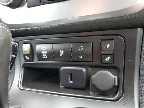 Used 2016 GMC Acadia SLE image 33