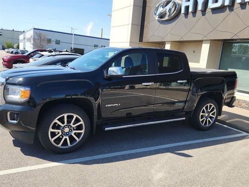 Used 2018 GMC Canyon Denali image 7