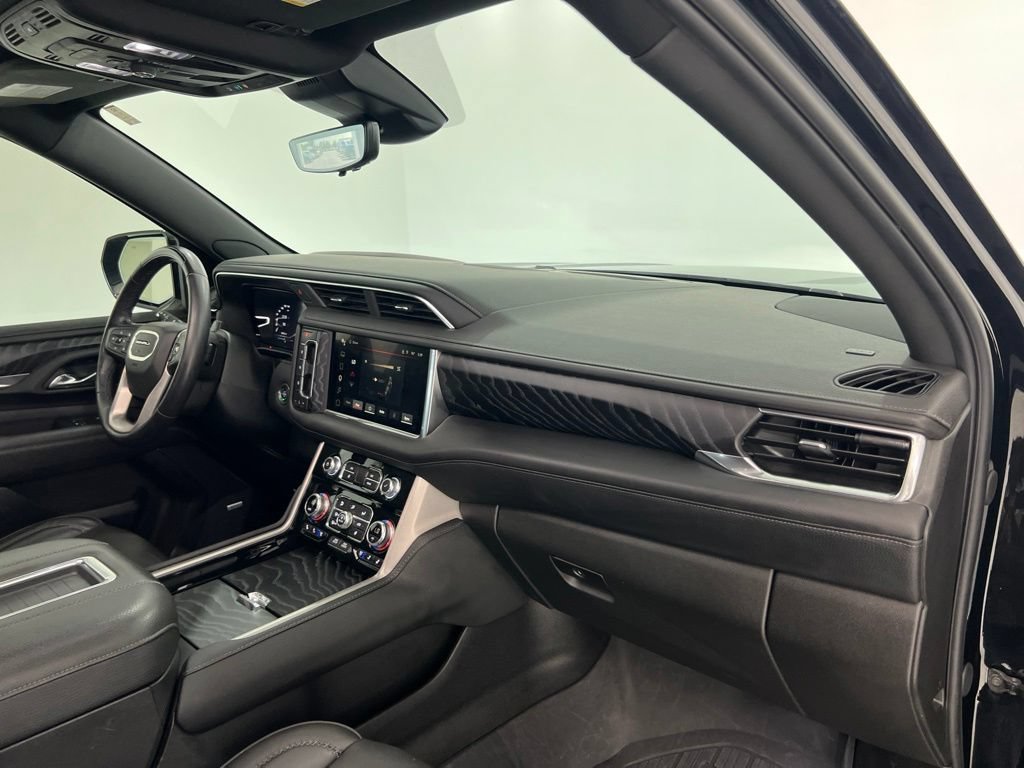 Used 2024 GMC Yukon Denali w/ Advanced Technology Package AWD/4WD image 28