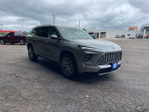 New 2026 Buick Enclave Avenir w/ Super Cruise Package FWD image 9