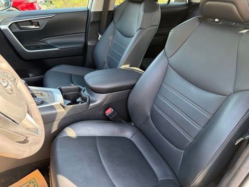 Used 2021 Toyota RAV4 XLE Premium AWD/4WD image 9