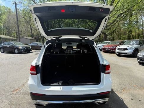 Used 2018 Mercedes-Benz GLC 300 4MATIC image 32