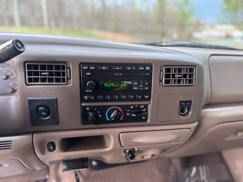 Used 2004 Ford F350 XL image 18