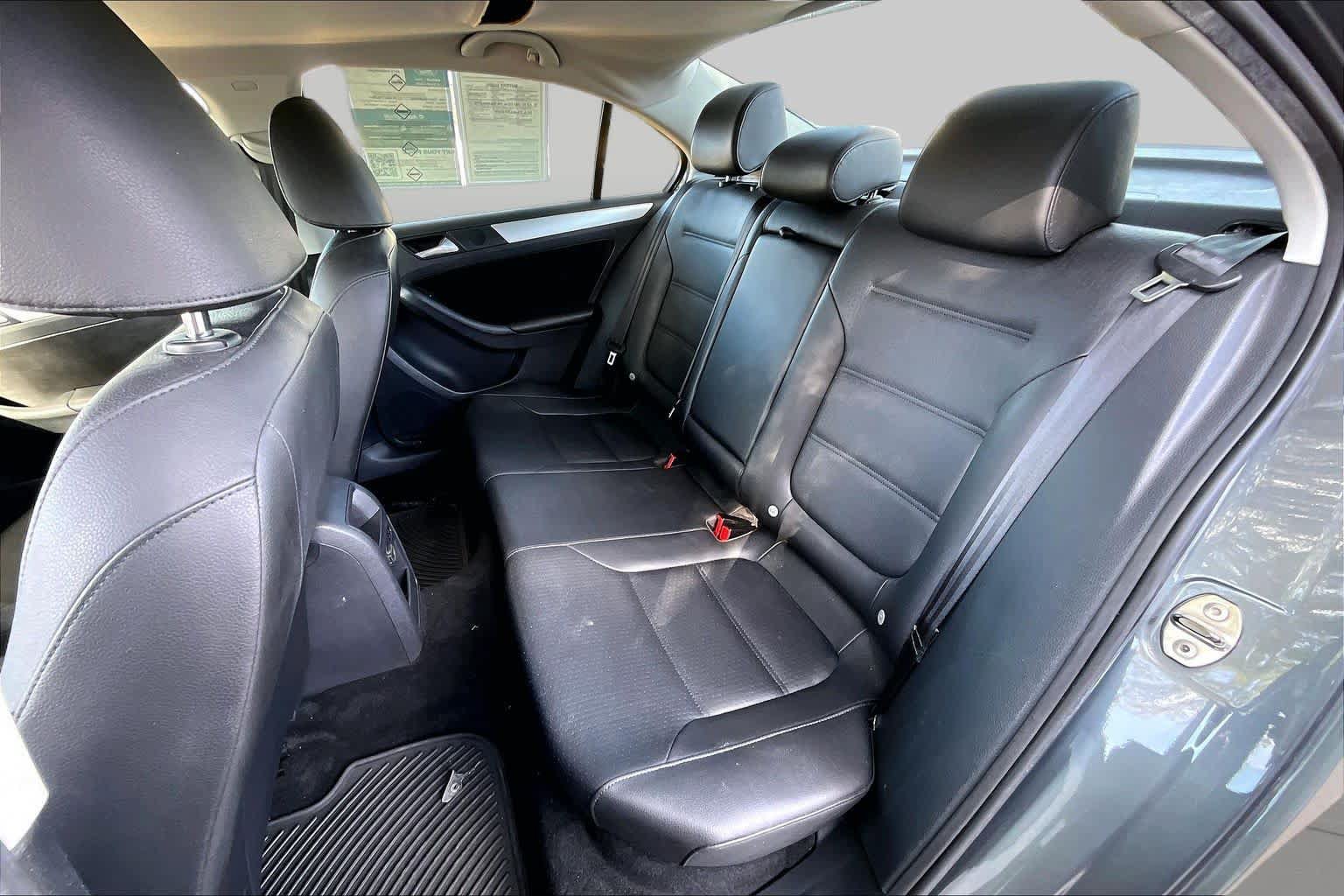 Used 2013 Volkswagen Jetta SE FWD image 21