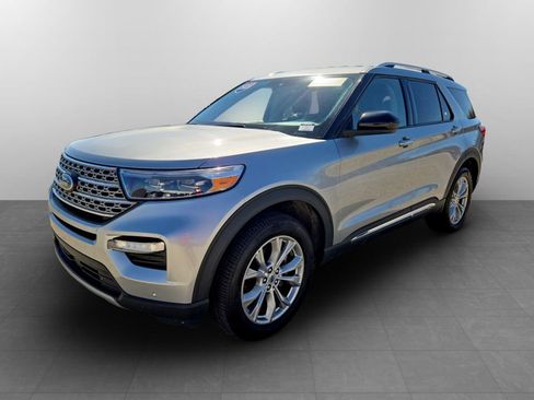 Used 2023 Ford Explorer Limited image 12