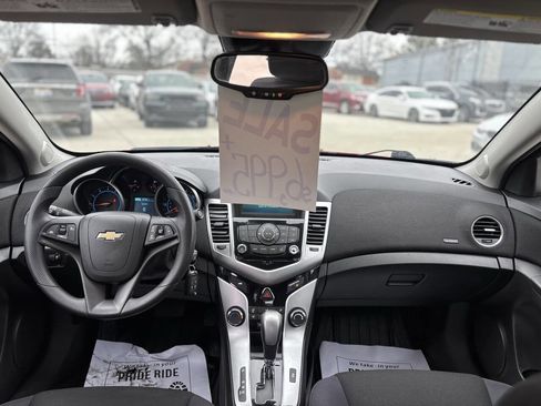 Used 2015 Chevrolet Cruze LT FWD image 11