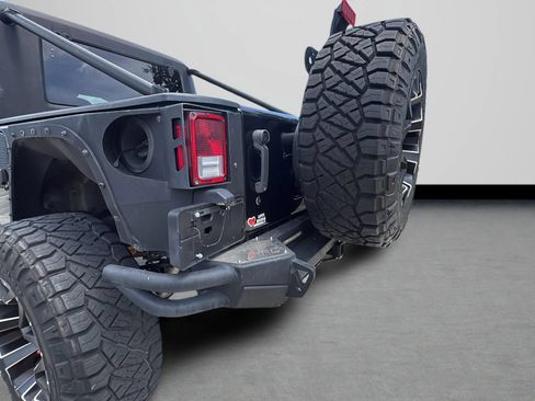 Used 2016 Jeep Wrangler Unlimited Sahara AWD/4WD image 27