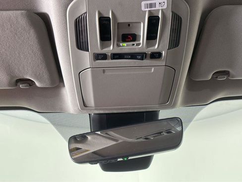 Used 2024 Toyota Highlander XLE image 29