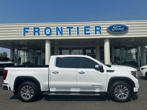 Used 2024 GMC Sierra 1500 Denali w/ Technology Package AWD/4WD image 1