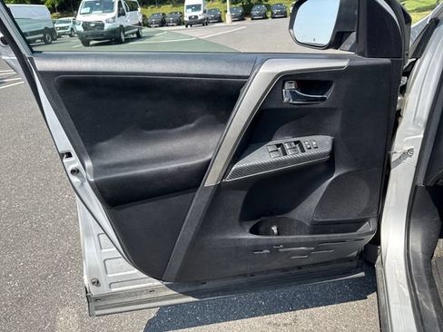 Used 2015 Toyota RAV4 XLE AWD/4WD image 23