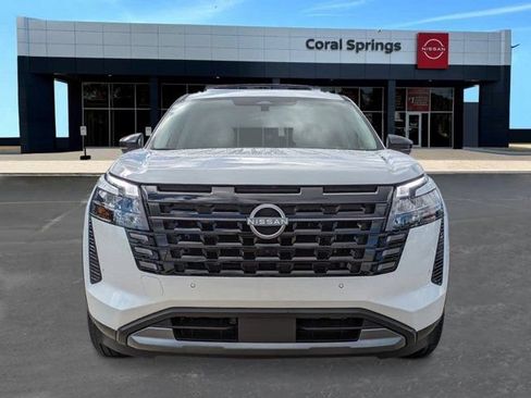 New 2026 Nissan Pathfinder Platinum w/ Cargo Package FWD image 8