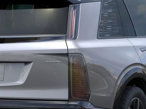 Used 2026 Cadillac Vistiq Sport image 35