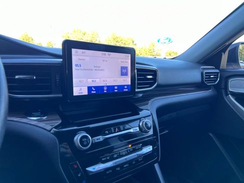 Used 2023 Ford Explorer Limited w/ Equipment Group 301A image 24