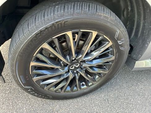 Used 2025 INFINITI QX80 Autograph AWD/4WD image 10