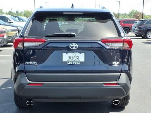 Used 2025 Toyota RAV4 XLE AWD/4WD image 28