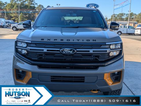 New 2026 Ford Expedition Tremor image 3