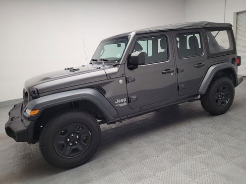 Used 2018 Jeep Wrangler Unlimited Sport AWD/4WD image 2