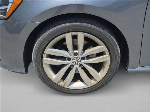 Used 2019 Volkswagen Passat 2.0T Wolfsburg w/ Wheels & Sunroof Package FWD image 5