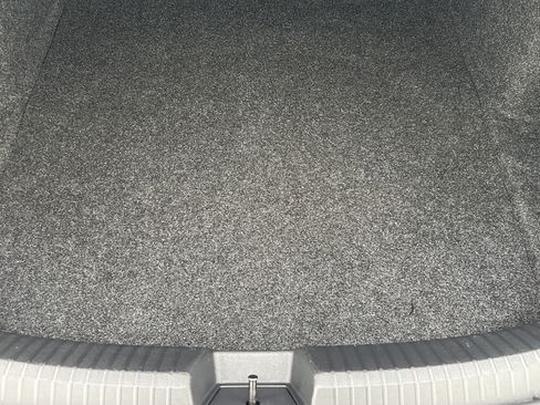 Used 2025 Volkswagen Jetta SE FWD image 21