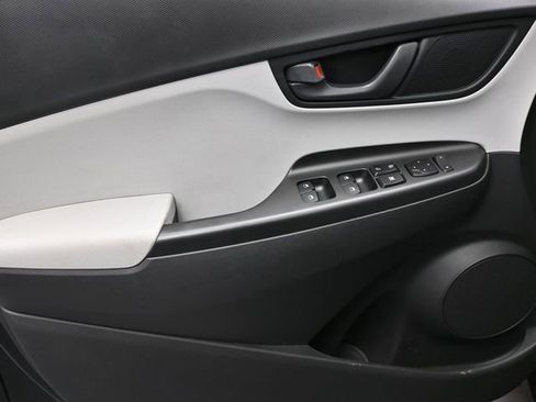 Used 2023 Hyundai Kona SE w/ Cargo Package image 13