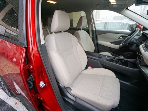 Used 2023 Nissan Rogue SV image 15