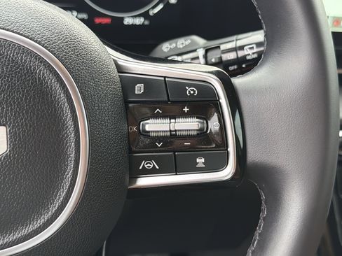 Used 2024 Kia Carnival SX image 30