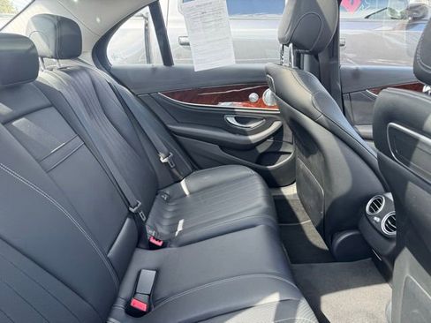 Used 2018 Mercedes-Benz E 300 4MATIC image 7