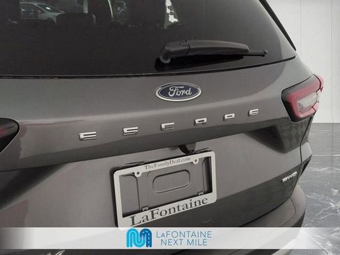 Used 2024 Ford Escape Platinum image 10