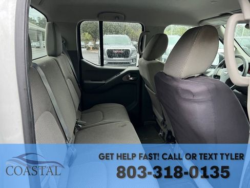 Used 2012 Nissan Frontier SV image 10