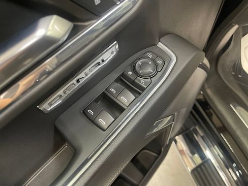 Used 2023 GMC Sierra 1500 Denali AWD/4WD image 16
