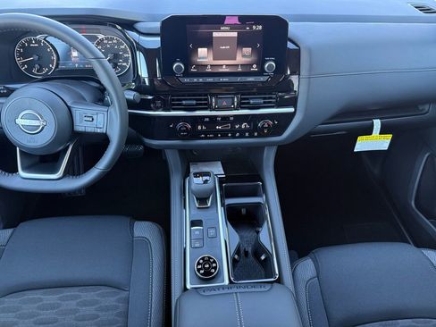 New 2025 Nissan Pathfinder SV image 11