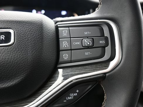 Used 2022 Jeep Wagoneer Series III w/ Flexible Seating Group image 26