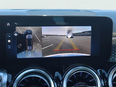 New 2026 Mercedes-Benz GLB 250 4MATIC image 49