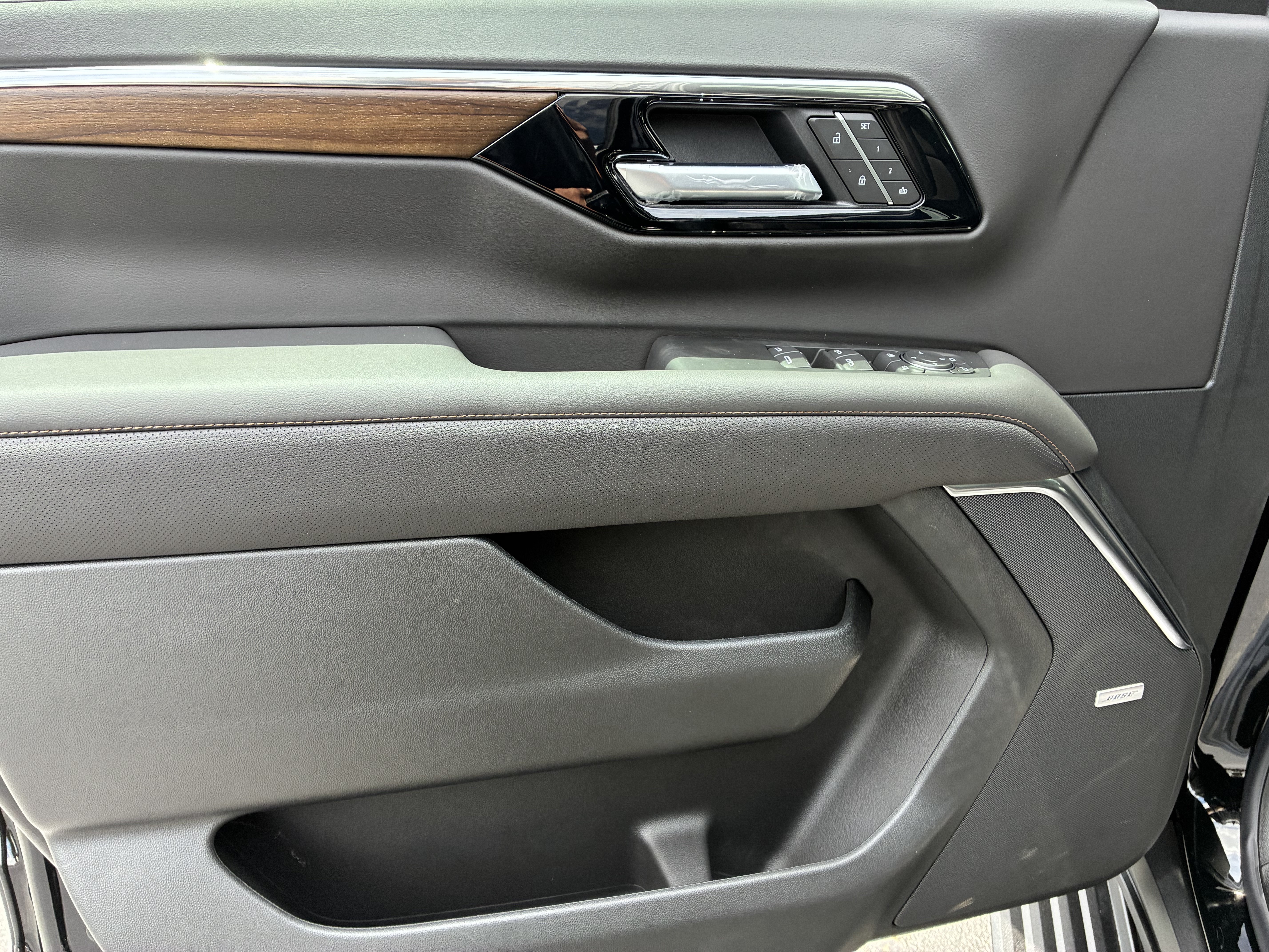 New 2026 Chevrolet Tahoe High Country RWD image 24