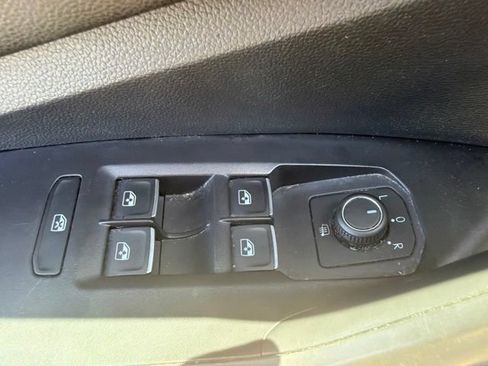 Used 2024 Volkswagen Jetta SE FWD image 19