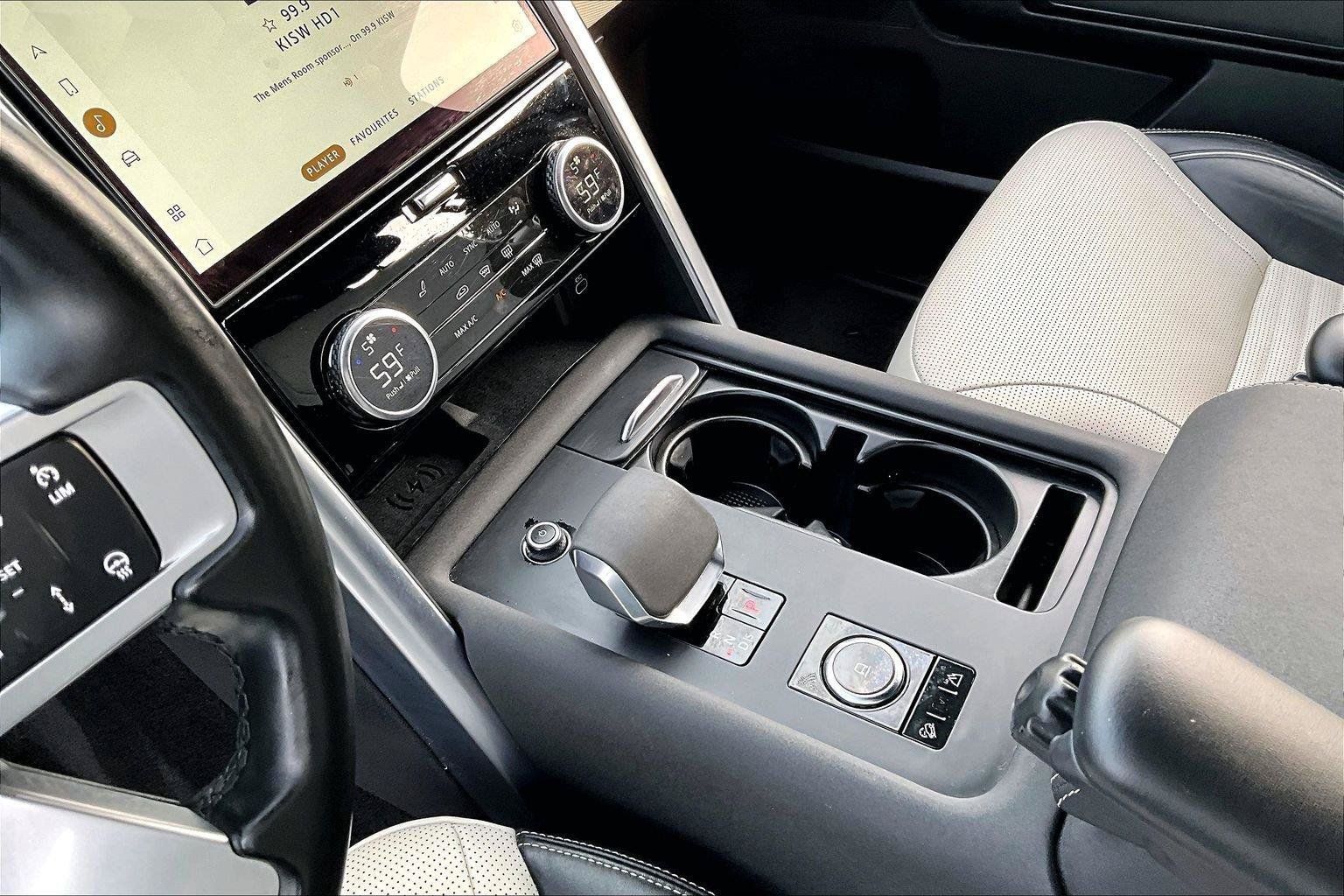 Used 2022 Land Rover Discovery HSE R-Dynamic AWD/4WD image 19