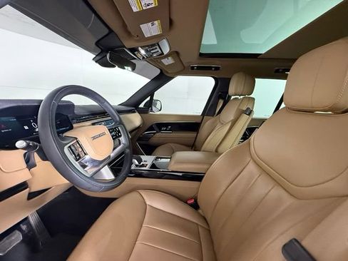 Used 2025 Land Rover Range Rover SE AWD/4WD image 16