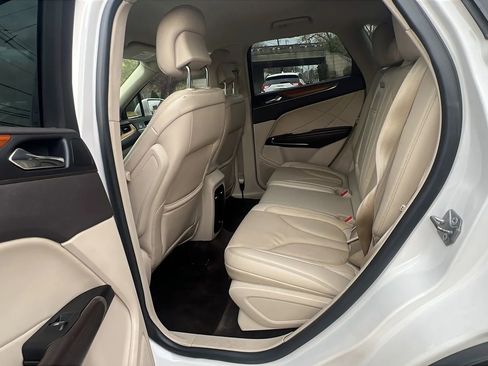 Used 2017 Lincoln MKC Select w/ Select Plus Package image 28