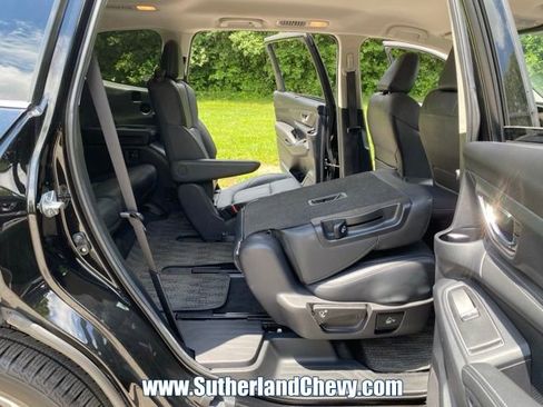 Used 2023 Subaru Ascent Limited AWD/4WD image 36