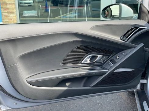 Used 2017 Audi R8 V10 AWD/4WD image 24