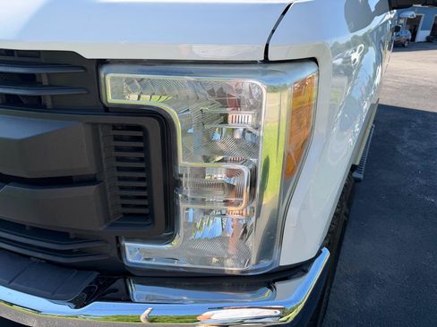 Used 2017 Ford F250 XL w/ Power Equipment Group AWD/4WD image 10