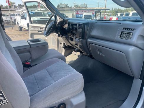 Used 2004 Ford F350 XLT image 13