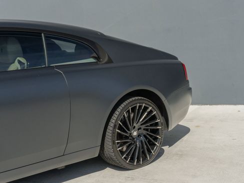 Used 2016 Rolls-Royce Wraith RWD image 26