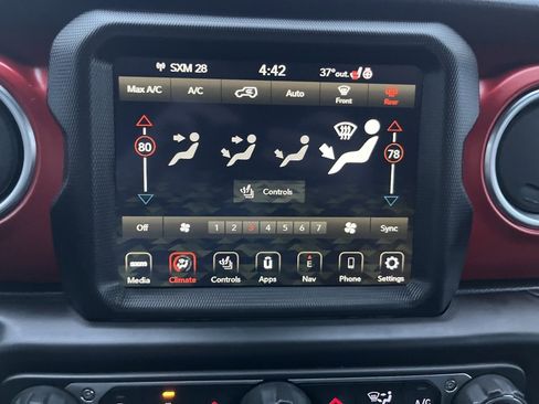 Used 2020 Jeep Wrangler Unlimited Rubicon w/ Advanced Safety Group image 12