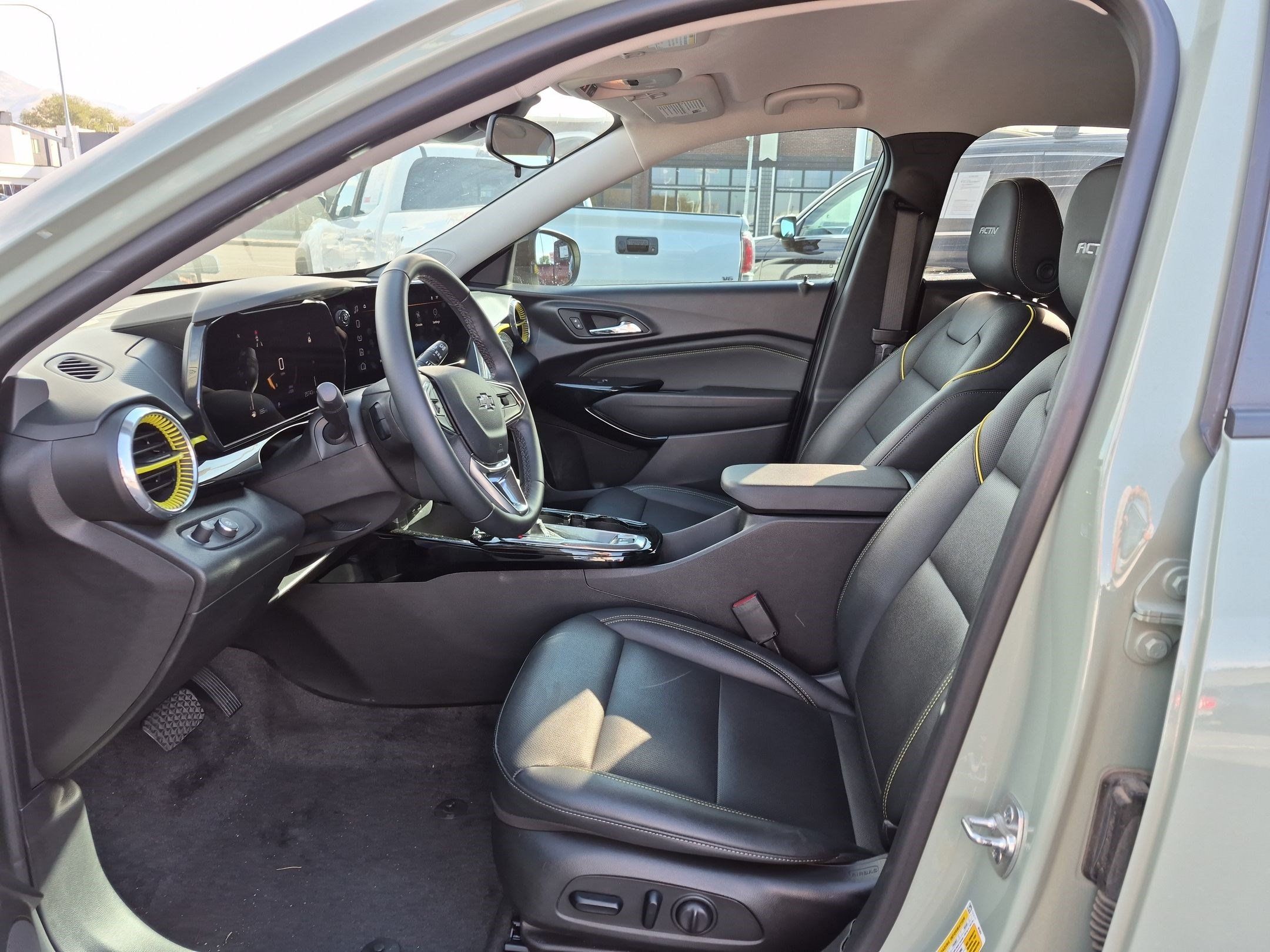 Used 2025 Chevrolet Trax ACTIV w/ Driver Confidence Package FWD image 17