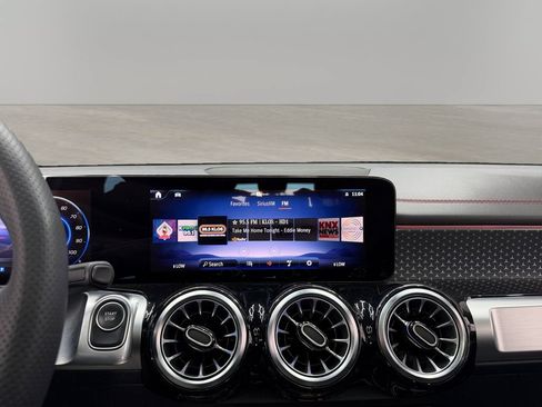 Used 2024 Mercedes-Benz EQB 250+ image 28