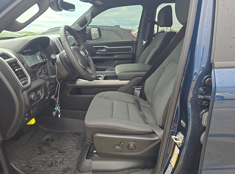 Used 2023 RAM 1500 Big Horn AWD/4WD image 6
