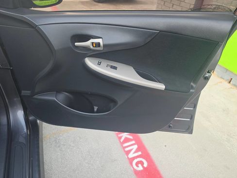 Used 2012 Toyota Corolla S FWD image 23