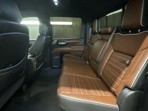 Used 2024 GMC Sierra 2500 Denali Ultimate image 11