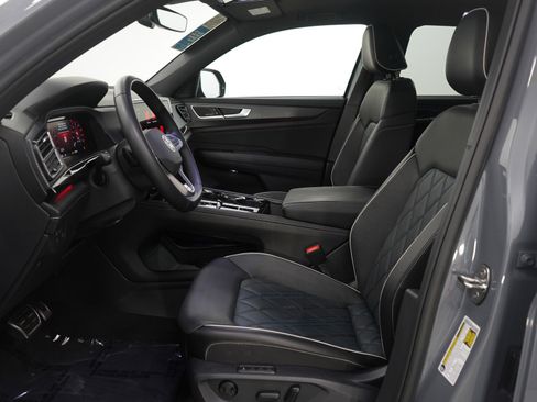 Used 2024 Volkswagen Atlas Cross Sport SEL Premium R-Line AWD/4WD image 16